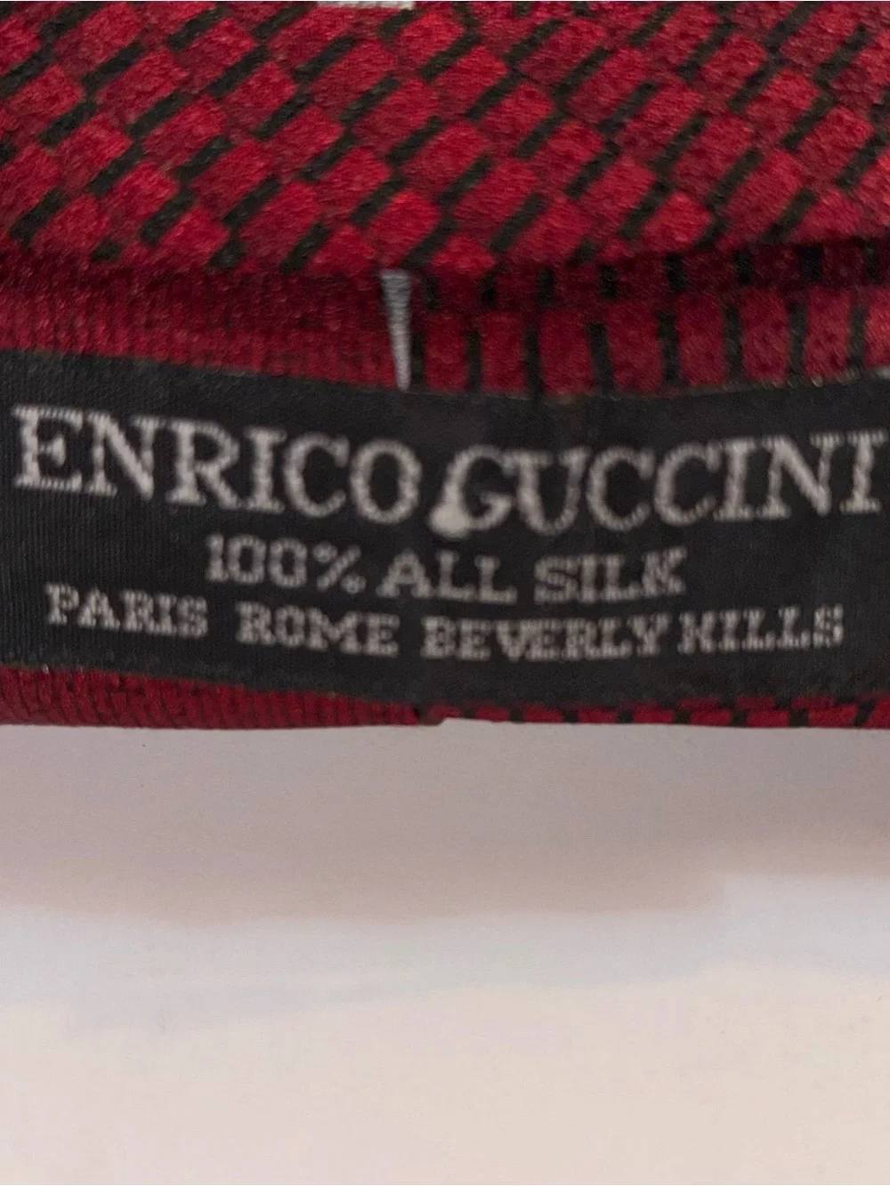 Vintage Enrico Gucci Men's Burgundy and Gray Wave-Pattern Silk Tie